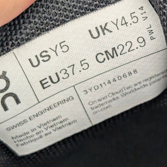 On Running Cloud Sky Sneaker Shoes Blue/Black Unisex Kids' Size US5 EU37.5 - Picture 7 of 11